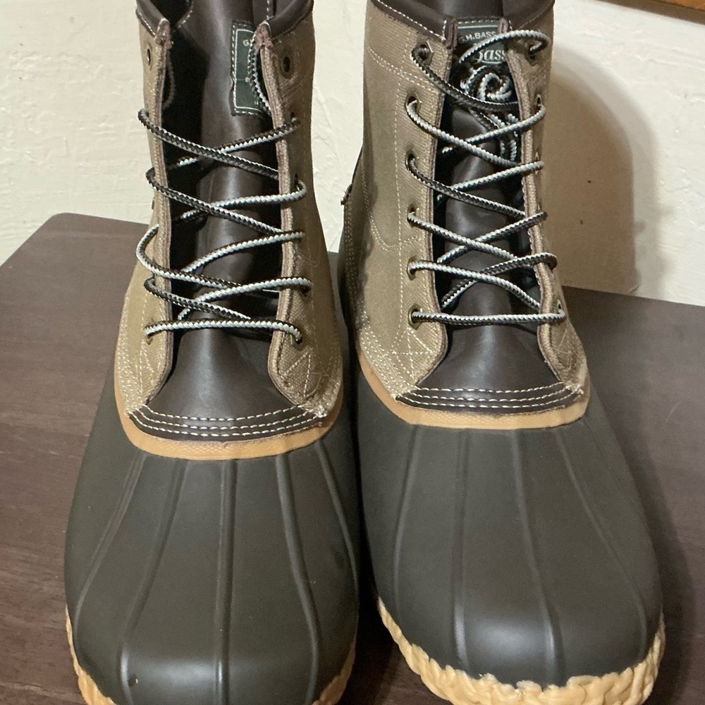 G.H. Bass & Co. Men's Duck Boots - Olive and Tan - Picture 7 of 8